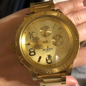 Nixon men’s watch - with working battery